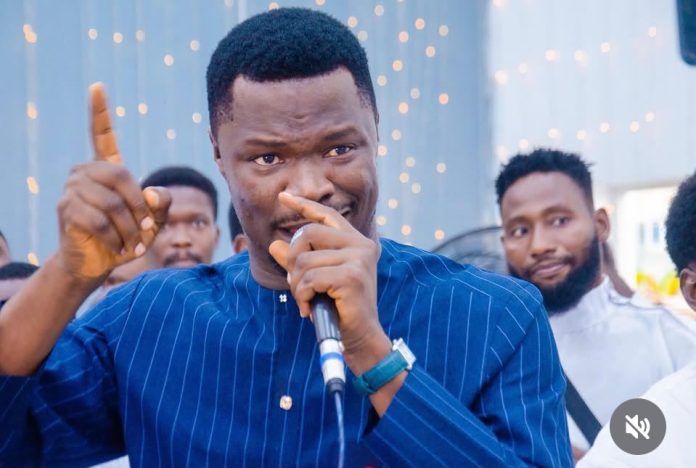 Gospel singer Toluwanisings (Source: Instagram- Toluwanisings)